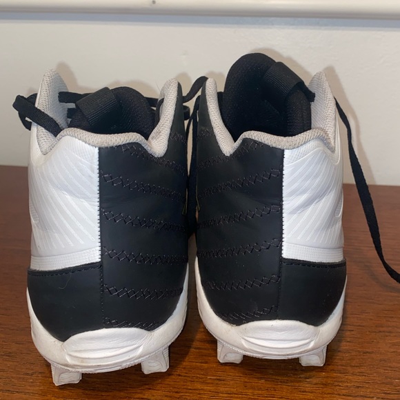 Adidas Cleats - Picture 8 of 9